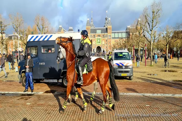 Spontane demonstratie op het Museumplein wordt afgebroken