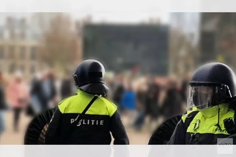 Politie stelt onderzoek in naar geweld bij verboden demonstratie Museumplein