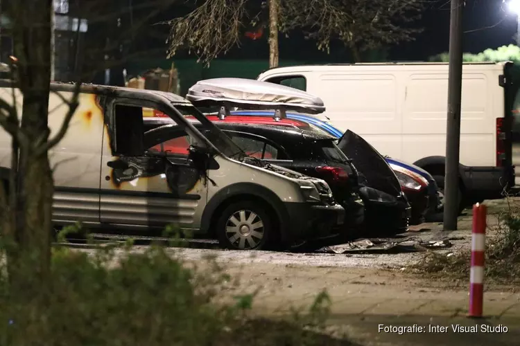 Getuigenoproep brandstichting en vernieling voertuigen Isaac Gogelweg