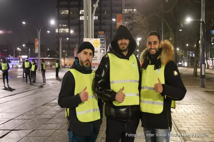 Ouders van islamitische komaf bewaken Amsterdam Nieuw-West