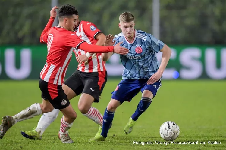 Jong Ajax wint "mini-topper" bij Jong PSV