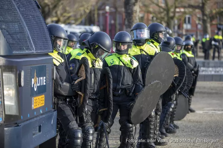 Politie treedt op vanwege spontane demonstratie Museumplein