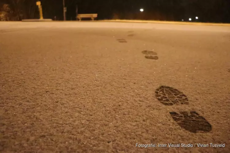 Eerste nachtelijke sneeuwvlokken in Amstelveen