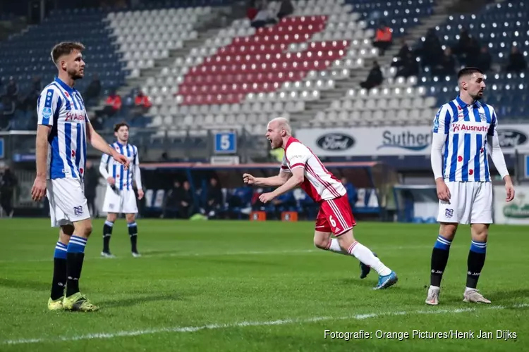 Ajax klopt Heerenveen en bereikt bekerfinale