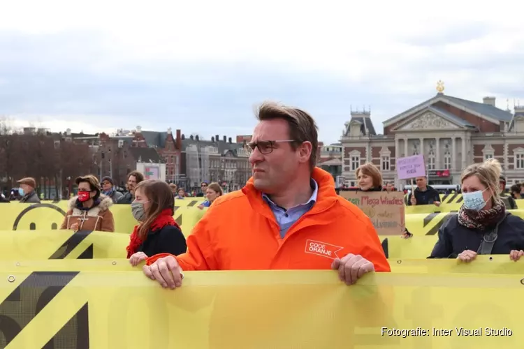 Code Oranje en Partij van de Ouderen bij demonstratie tegen windmolens