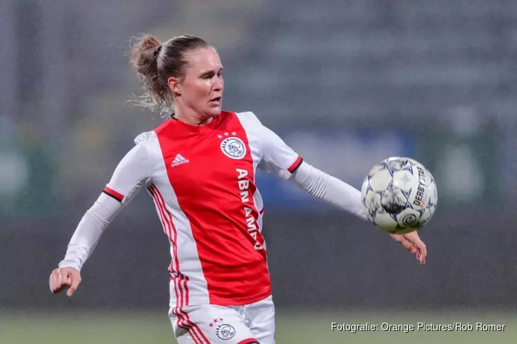 Desiree van Lunteren maakt overstap van Ajax naar PSV