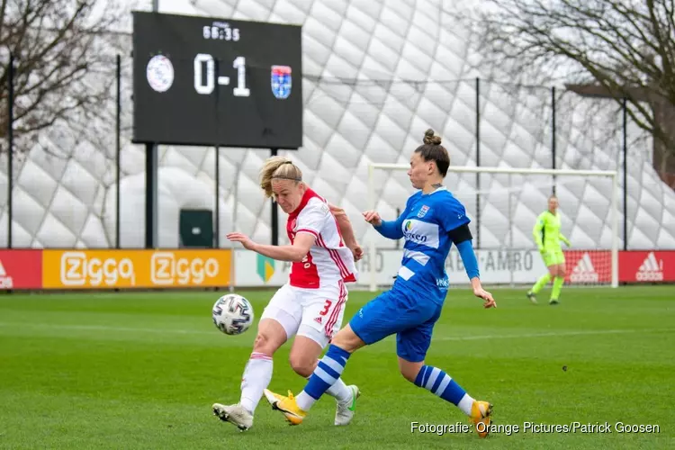 Ajax-vrouwen laten zich verrassen door PEC Zwolle en zijn koppositie kwijt