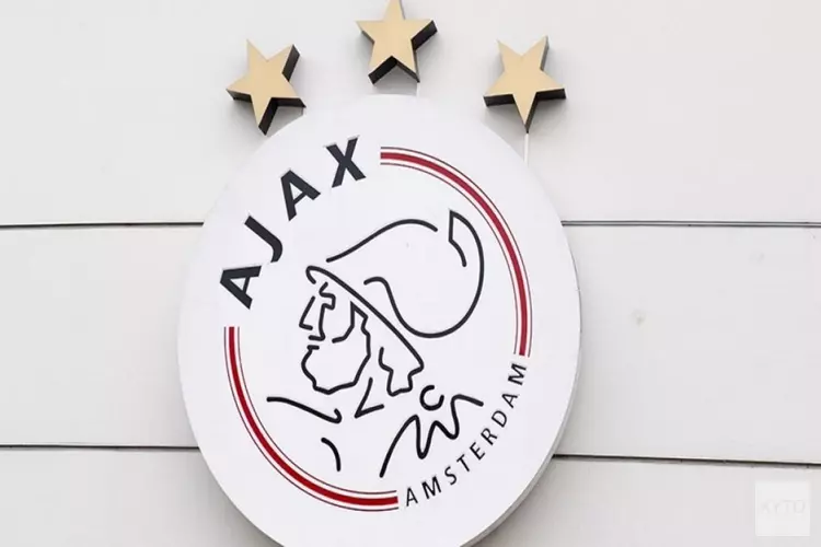 Ajax contracteert jeugdspelers