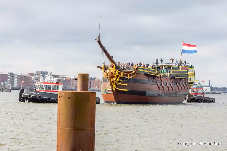 Publiekstrekker VOC-schip Amsterdam keert terug naar museumsteiger