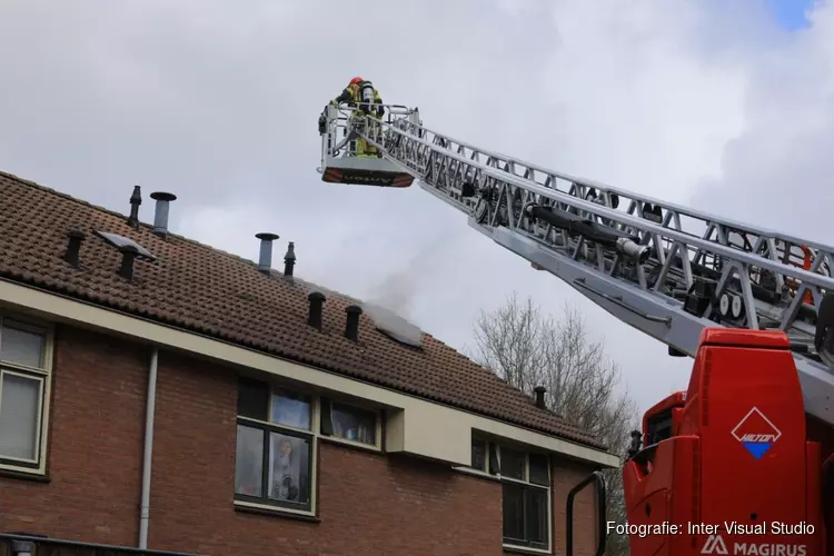 Stevige wietgeur bij brand in Zuidoost, bewoner aangehouden