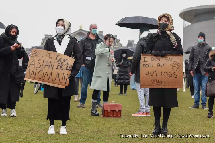 Protest tegen anti-Aziatisch racisme op het Museumplein