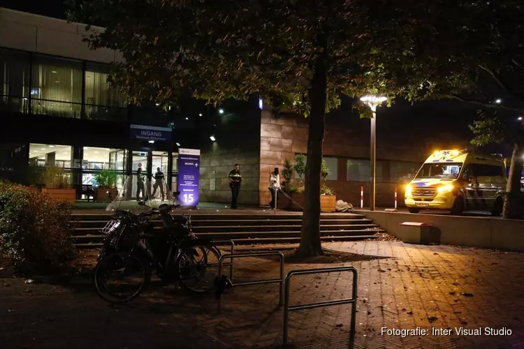 Getuigen steekincident Bijlmerplein gezocht