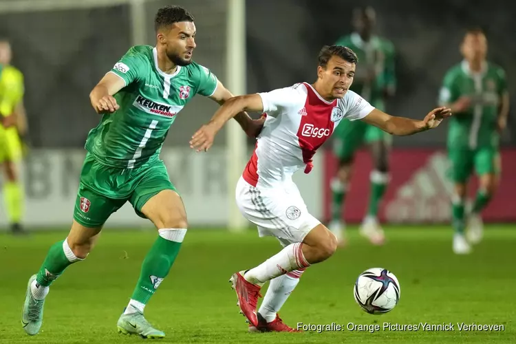 Agrafiotis schiet FC Dordrecht langs Jong Ajax