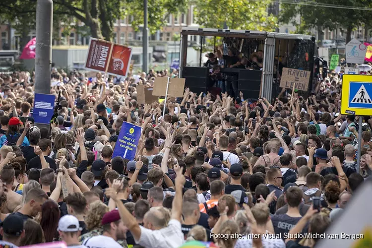 Massale drukte bij Unmute Us demonstratie