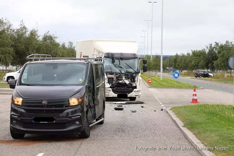 Ongeluk met vrachtwagen met radioactief afval op Schiphol