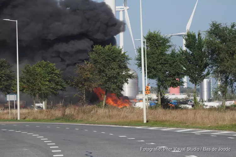 Caravans in brand in de Westpoort