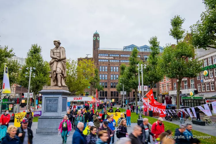 Volop genieten voor 8.800 wandelaars tijdens de Amsterdam City Walk