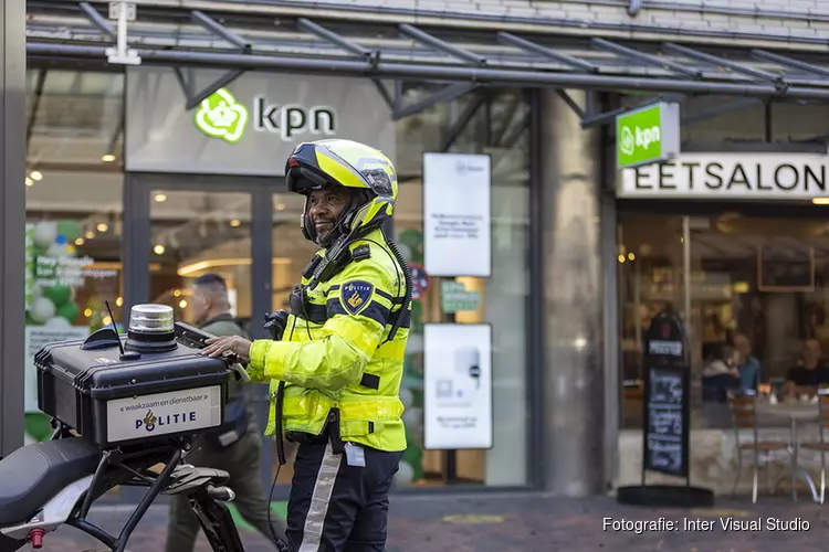 Vier aanhoudingen na gewapende overval telecomwinkel Bijlmerplein