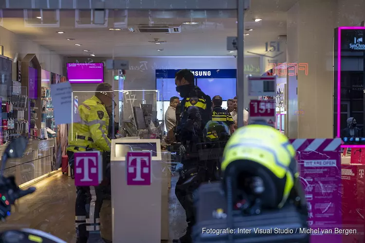 Drie verdachten aangehouden na overval telefoonwinkel