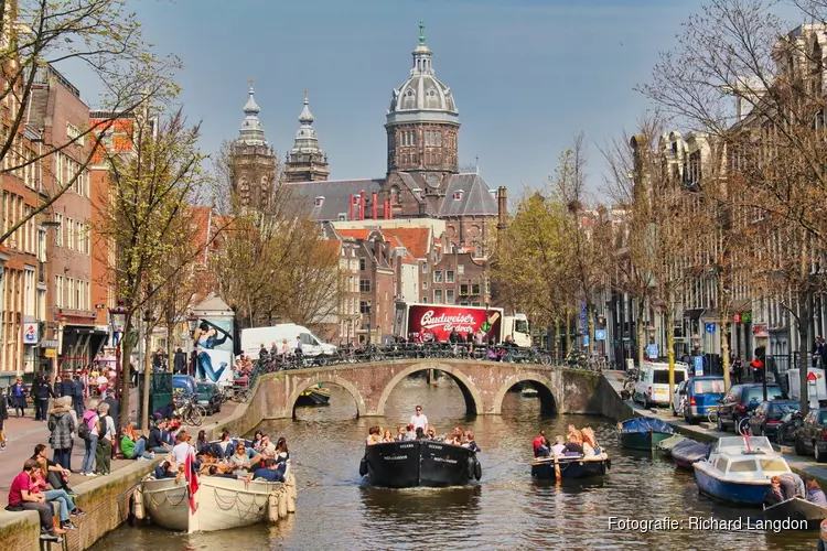 Watersportverbond geschokt door verdubbeling prijs doorvaartvignet Amsterdam en tekent bezwaar aan bij Gemeenteraad
