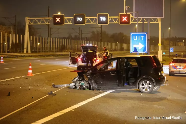 Motorrijder aangereden, veroorzaker crasht 15 km verder bij Amsterdam