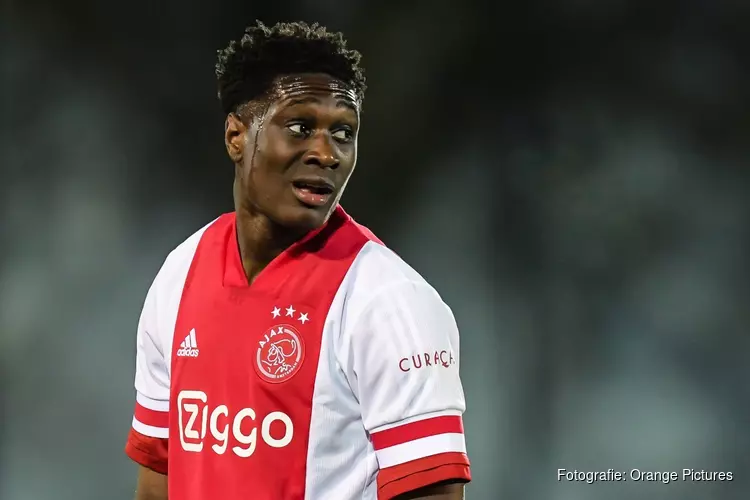 Ajax contracteert Gibson Yah