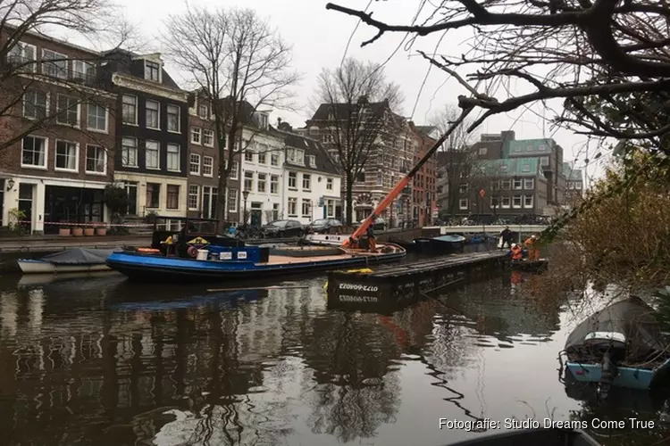 Afbreekfoutje; Steiger dondert in gracht