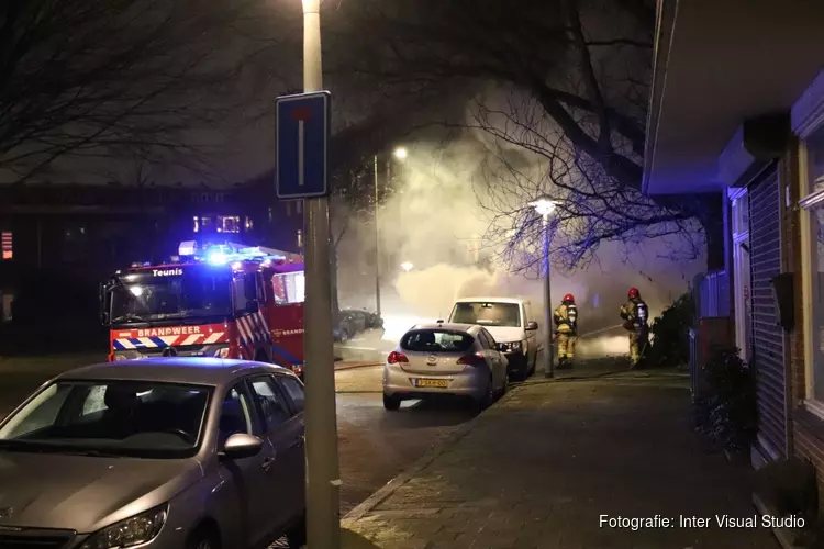 Meerdere auto&#39;s en scooters in brand op oudejaarsavond