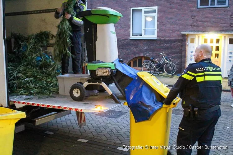 Politie rolt hennepkwekerij op in Weesp na tip van burger