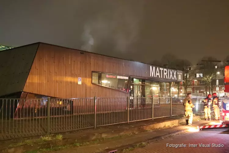 Brand op dak van jongerencentrum in Nieuw-West