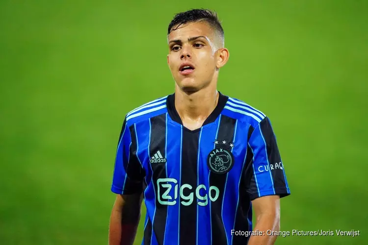 Giovanni op huurbasis van Ajax naar Telstar