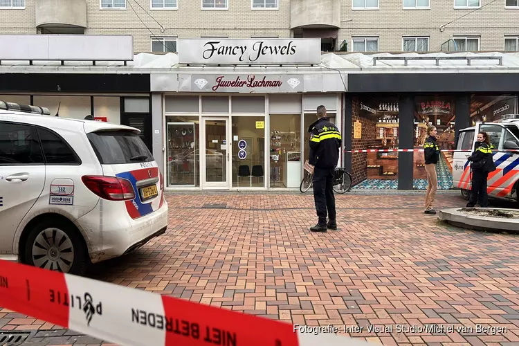 Juwelier overvallen op Bijlmerplein