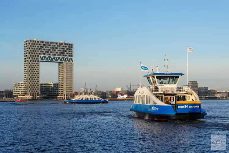 Amsterdam krijgt vier nieuwe elektrische veerponten op het IJ