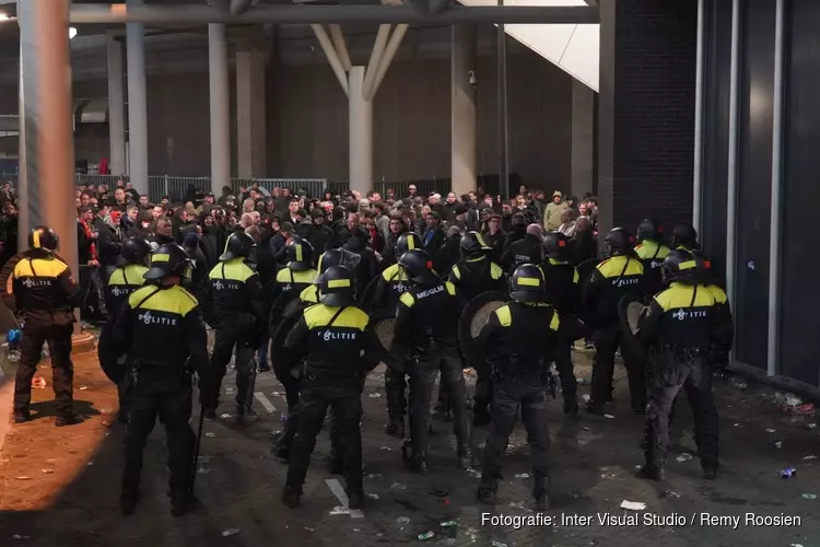 Flinke politie-inzet bij "sfeeractie" Johan Cruijff Arena