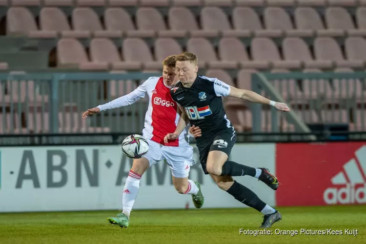 Jong Ajax knokt zich naast FC Eindhoven