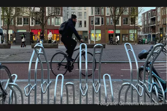 Van God Civic long Een echt Amsterdams fietsenrek - Amsterdamsdagblad.nl