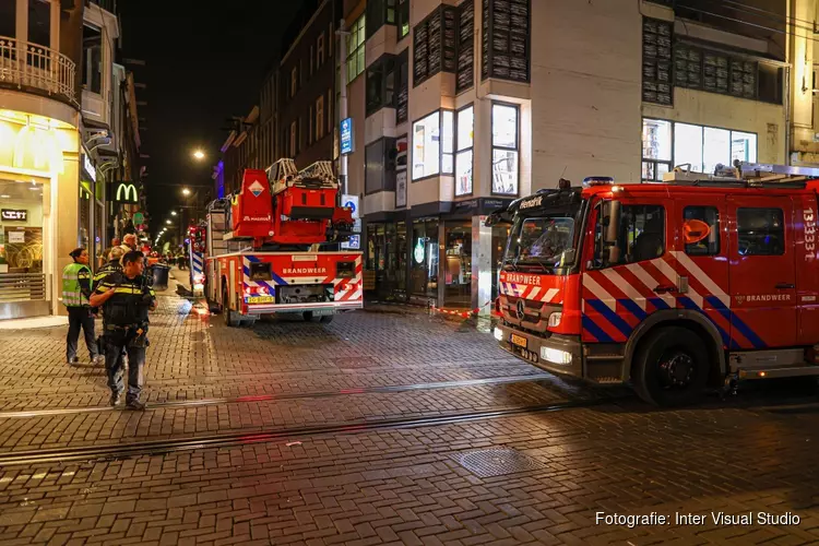 Woningbrand aan de Lange Leidsedwarsstraat