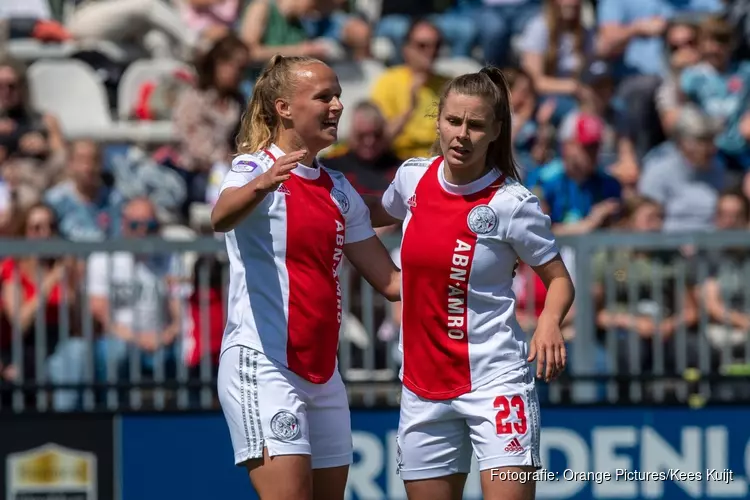 Zevenklapper voor Ajax Vrouwen