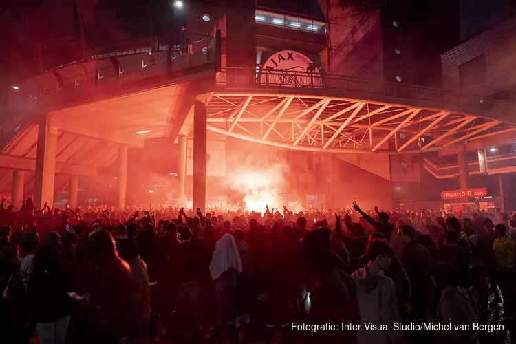 Drukte bij Johan Cruijff Arena na 36e landstitel Ajax