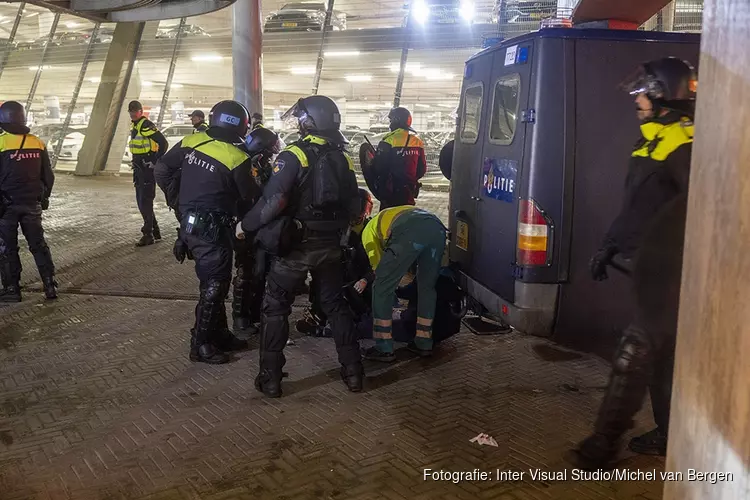 Man gewond bij geweldsincident na afloop wedstrijd Ajax