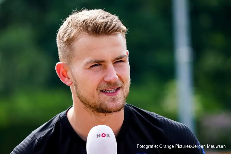 De Ligt van Juventus naar oranje gekleurd Bayern München