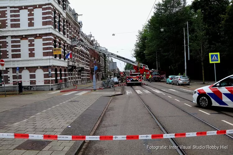 Zwaargewonde bij brand in Oosterpark