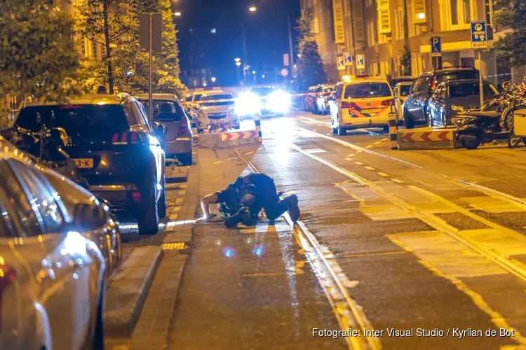 Getuigenoproep: fietser aangereden door vluchtende verdachte beschieting Witte de Withstraat