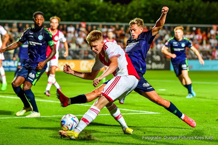 Jong Ajax haalt uit tegen De Graafschap