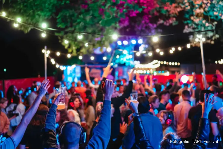 Bier en hapjes in het Rembrandtpark: het TAPT Festival keert terug in Amsterdam West