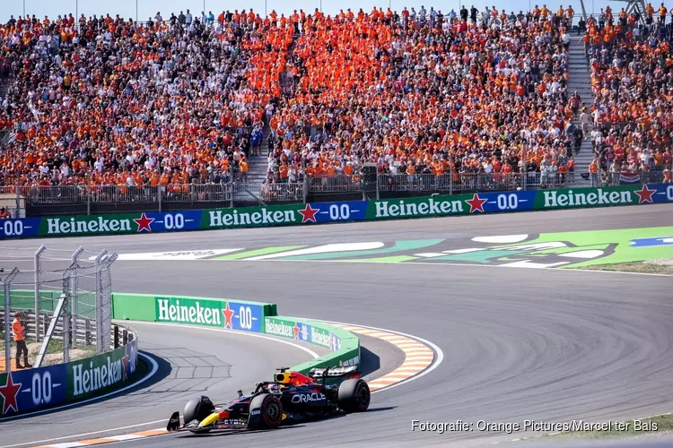 Max Verstappen start zondag op pole in Zandvoort