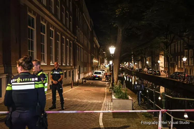Zwaargewonde bij steekincident in binnenstad Amsterdam