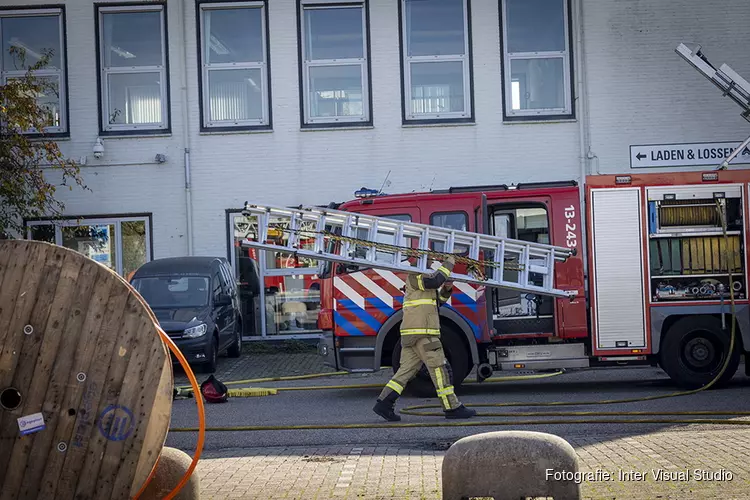 Grote dakbrand Nieuwe Hemweg Amsterdam snel geblust