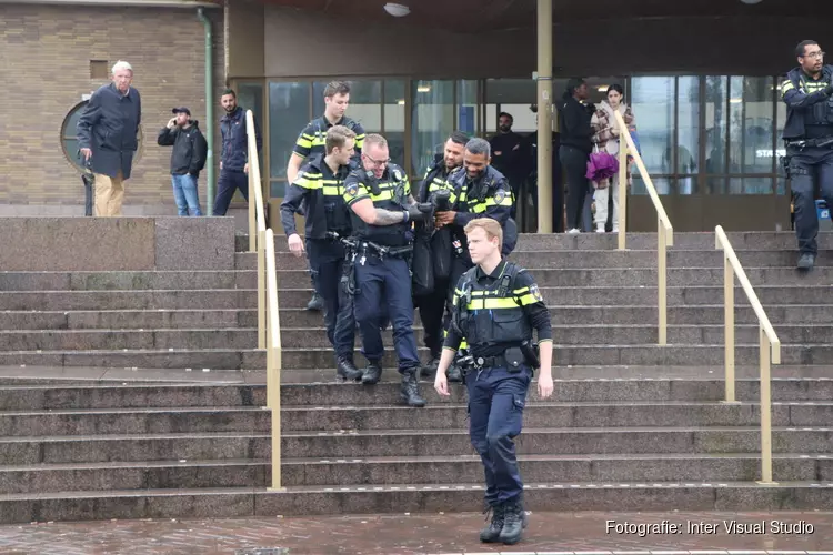 Politie tilt man uit het Amstelstation