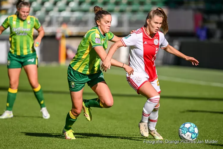 Ajax Vrouwen pakken volle buit bij ADO Den Haag